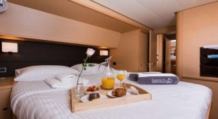 Huntress Caribbean Virgin Islands (US/BVI), Caribbean Windwards, Caribbean Virgin Islands (US), Caribbean Virgin Islands (BVI)