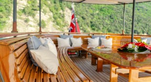 Over The Rainbow Of London W. Med -Naples/Sicily, Greece, W. Med -Riviera/Cors/Sard., W. Med - Spain/Balearics, Croatia