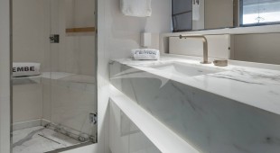 Pembe Caribbean, East Mediterranean, West Mediterranean