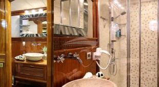 Queen Atlantis East Mediterranean