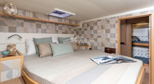 Queen Of Diamonds East Mediterranean