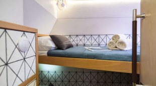 Queen Of Diamonds East Mediterranean