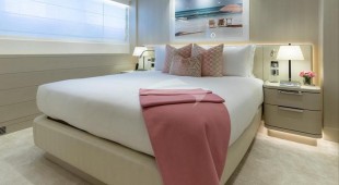 Santosha Caribbean, West Mediterranean