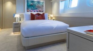 Santosha Caribbean, West Mediterranean