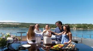 Smooth Operator W. Med -Riviera/Cors/Sard., W. Med - Spain/Balearics