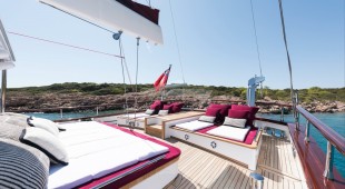 That's Amore East Mediterranean