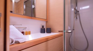 Topaz (lagoon 560 S2) Croatia