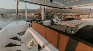 Tri Wing (lagoon 55) Croatia