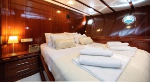 Phoeniz Bronze East Mediterranean