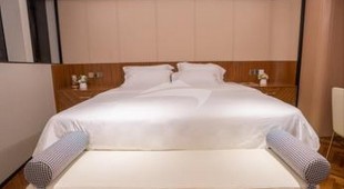 White Pearl Indian Ocean