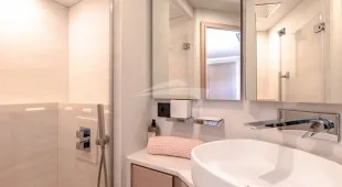 Windkind Caribbean, West Mediterranean