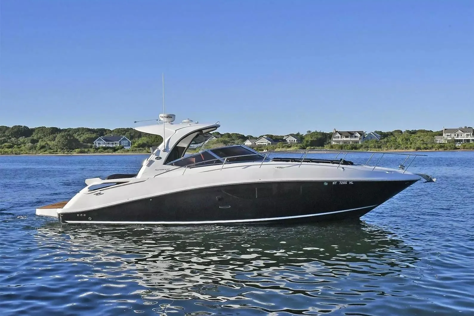 2016 Sea Ray 37 ft