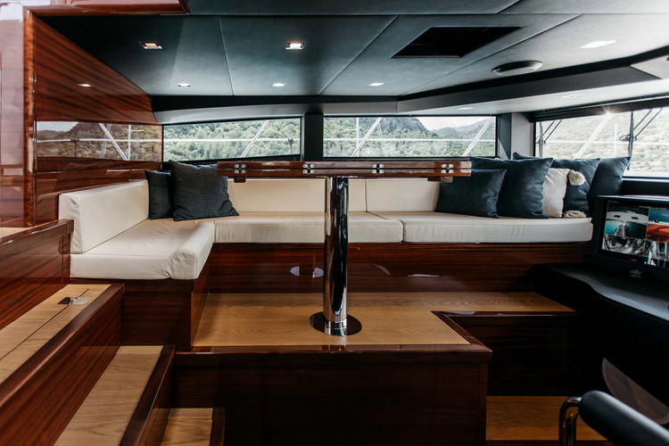 Papillon Yacht Photos Pics 