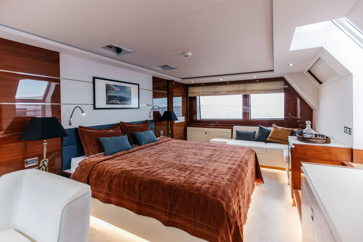 Papillon Yacht Photos Pics 