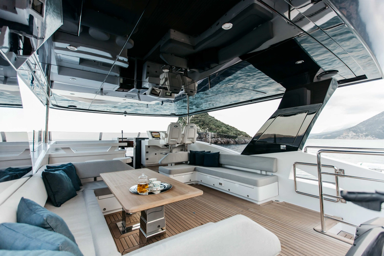 Papillon Yacht Photos Pics 