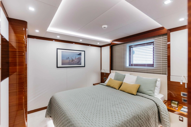 Papillon Yacht Photos Pics 