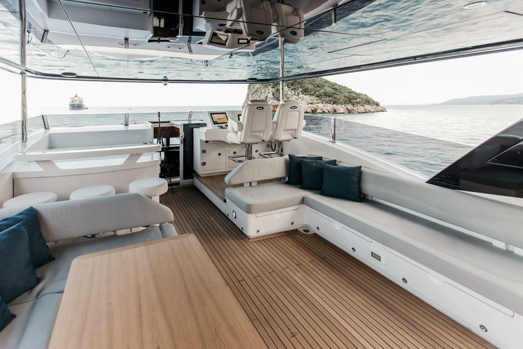 Papillon Yacht Photos Pics 