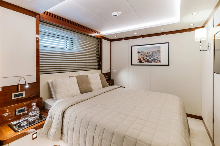 Papillon Yacht Photos Pics 