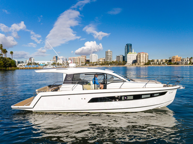 33' Sealine 2022