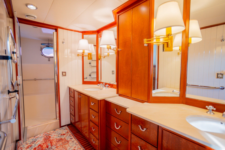 Noya Hill Yacht Photos Pics 