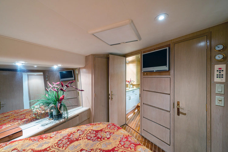 Enchantress Yacht Photos Pics 