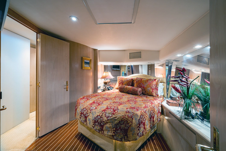 Enchantress Yacht Photos Pics 