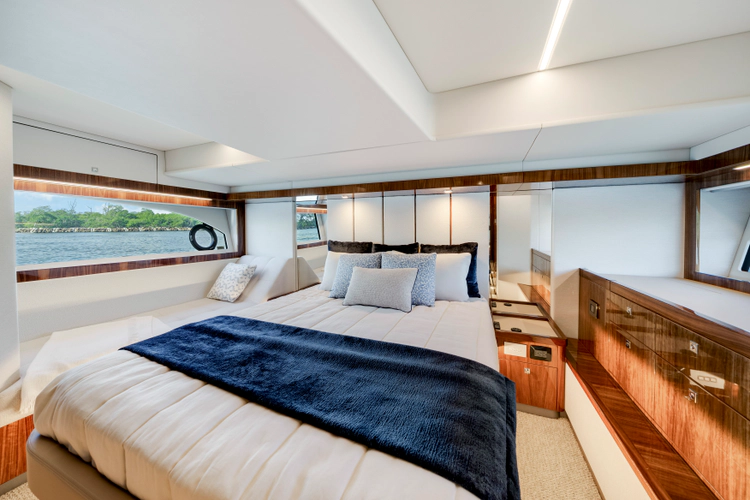 50 Sports Motor Yacht Yacht Photos Pics 