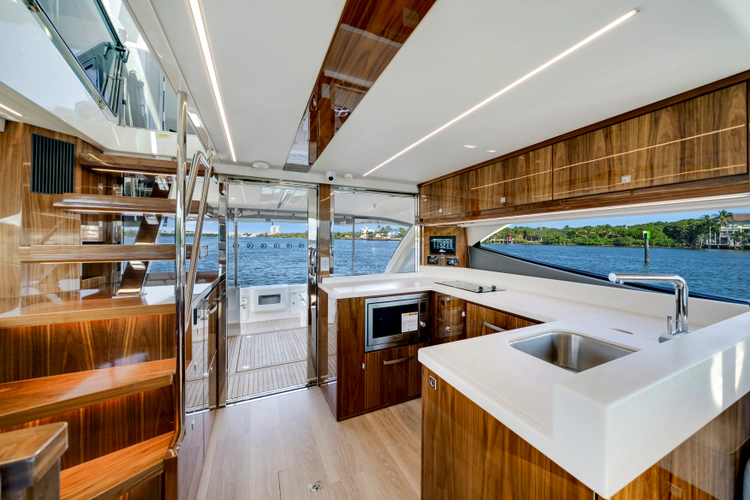 50 Sports Motor Yacht Yacht Photos Pics 