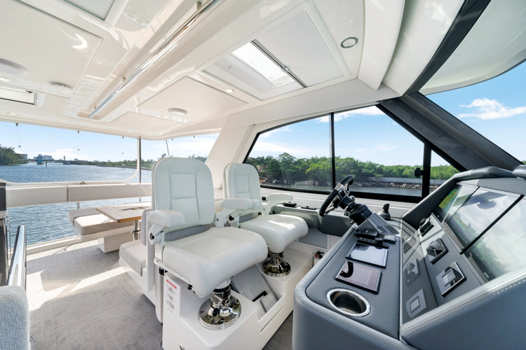 50 Sports Motor Yacht Yacht Photos Pics 