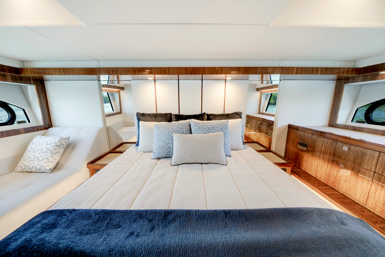 50 Sports Motor Yacht Yacht Photos Pics 