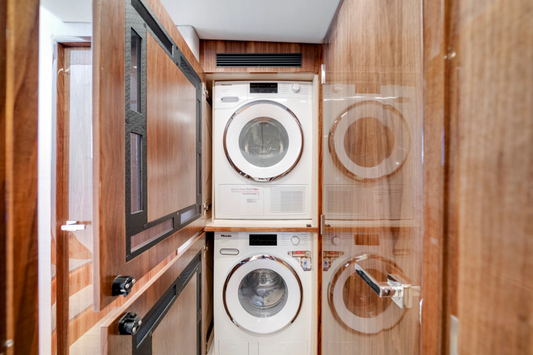 50 Sports Motor Yacht Yacht Photos Pics 