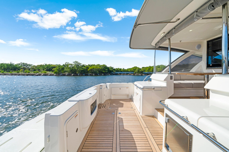 50 Sports Motor Yacht Yacht Photos Pics 