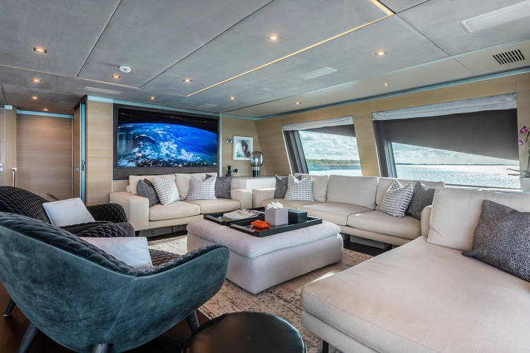 Emina Yacht Photos Pics 