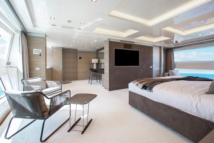 Emina Yacht Photos Pics 