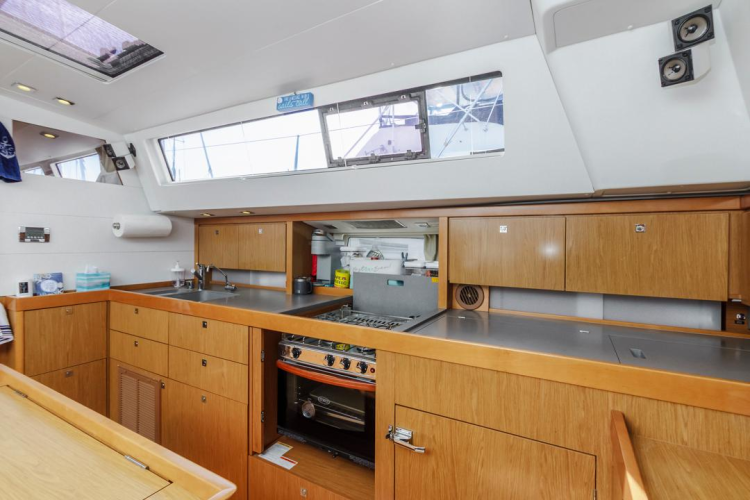 Blue Sky Yacht Photos Pics 
