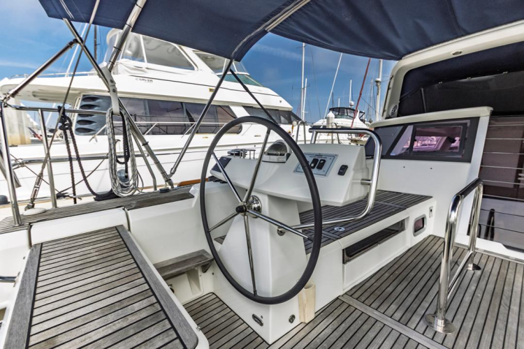 Blue Sky Yacht Photos Pics 
