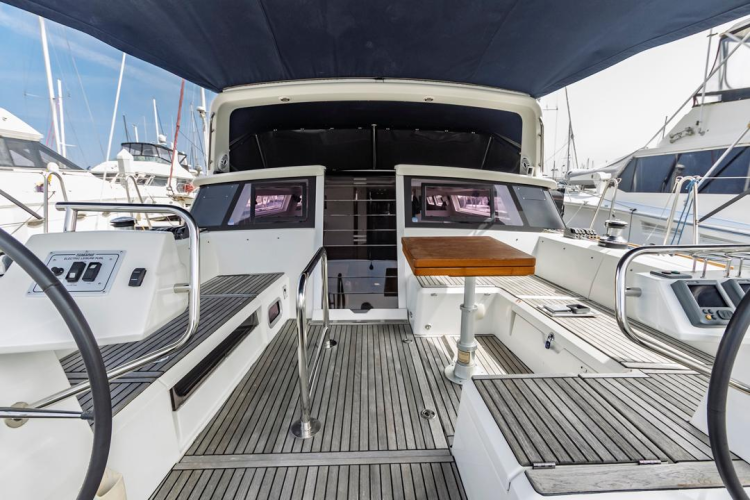 Blue Sky Yacht Photos Pics 