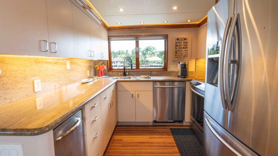 Well Done Yacht Photos Pics 