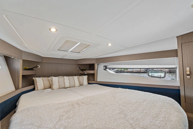 Seven Seas Yacht Photos Pics 