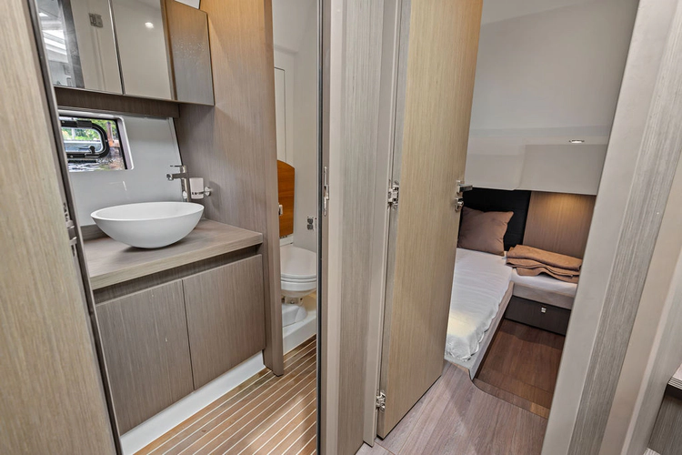 Seven Seas Yacht Photos Pics 