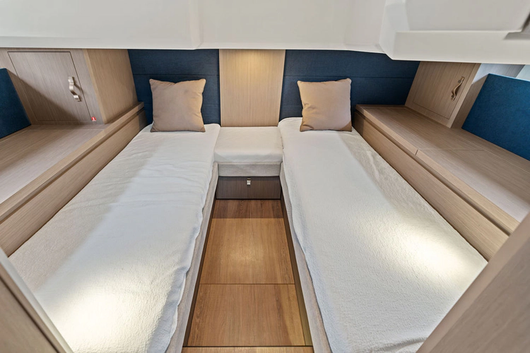 Seven Seas Yacht Photos Pics 