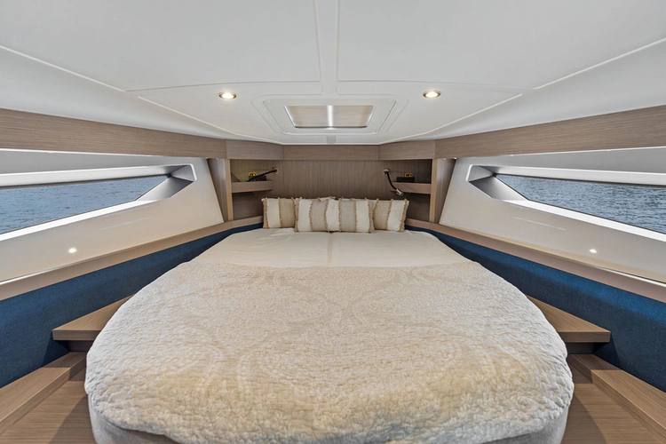 Seven Seas Yacht Photos Pics 