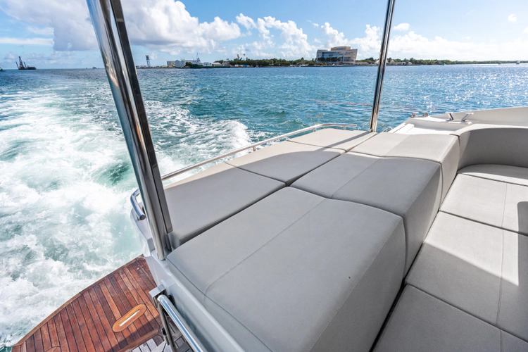 Emerald Yacht Photos Pics 