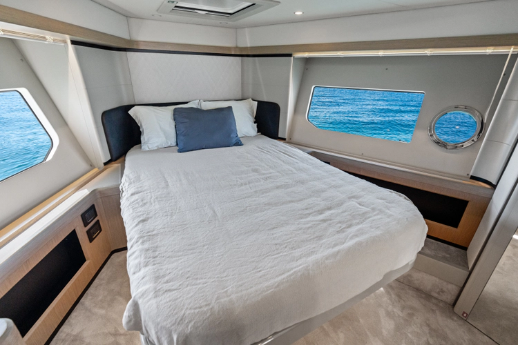 Emerald Yacht Photos Pics 