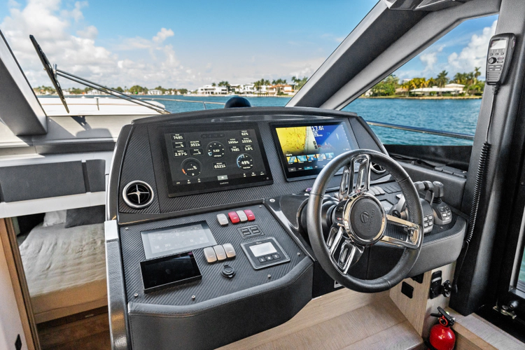 Emerald Yacht Photos Pics 