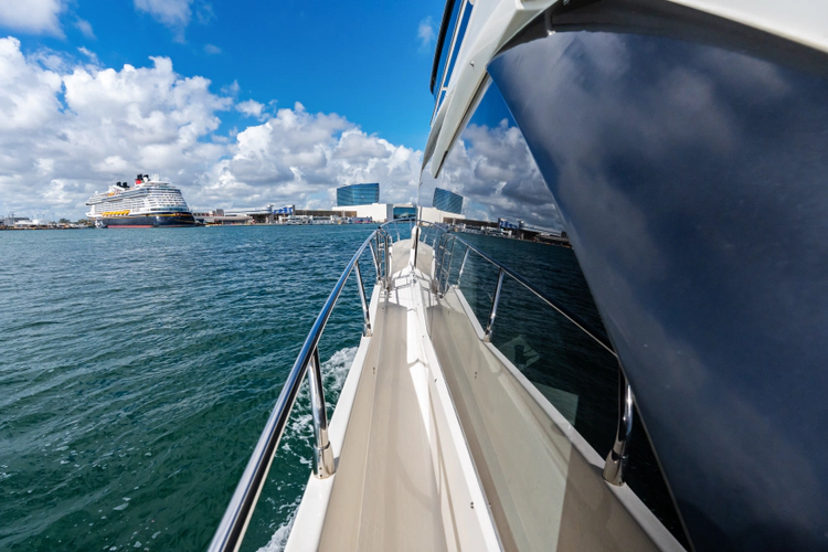 Emerald Yacht Photos Pics 