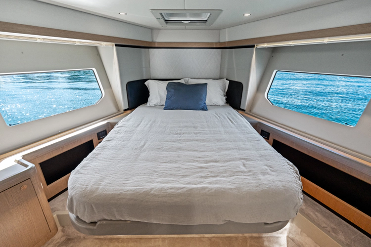 Emerald Yacht Photos Pics 