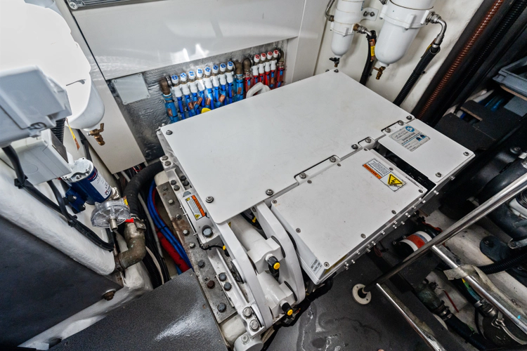 Emerald Yacht Photos Pics 