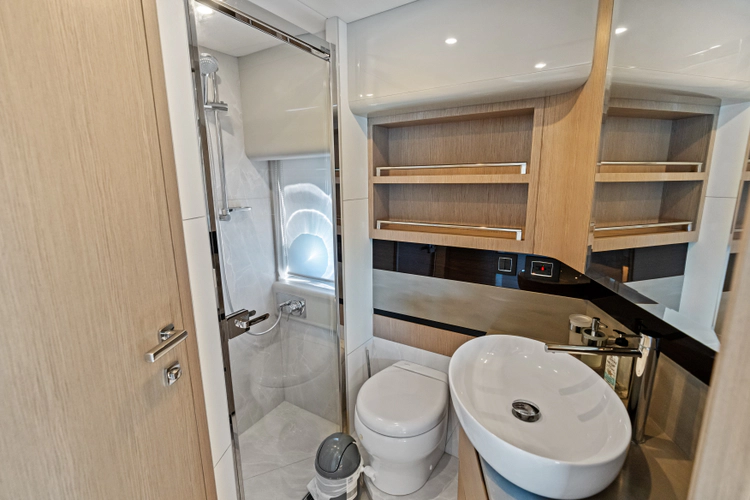 Emerald Yacht Photos Pics 