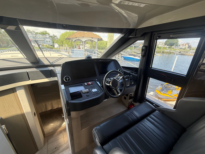 Emerald Yacht Photos Pics 